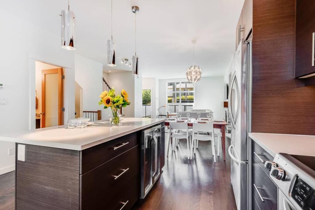 Cedar Hill Sunlit Stay - Bright Spacious & Modern Βικτώρια Εξωτερικό φωτογραφία