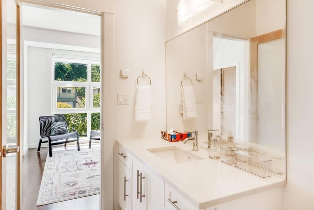 Cedar Hill Sunlit Stay - Bright Spacious & Modern Βικτώρια Εξωτερικό φωτογραφία