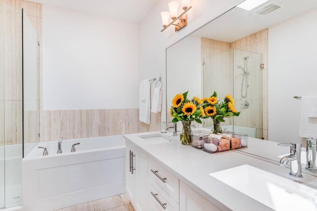Cedar Hill Sunlit Stay - Bright Spacious & Modern Βικτώρια Εξωτερικό φωτογραφία